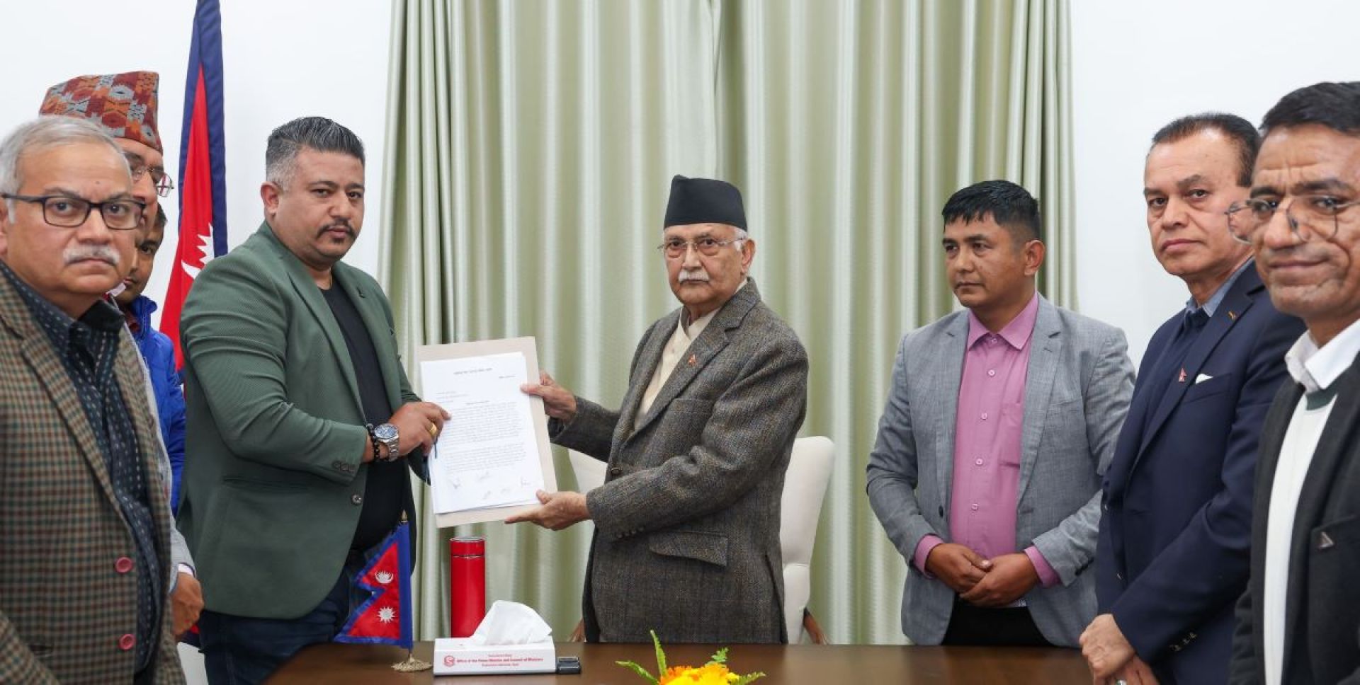 चिया निर्यातमा देखिएको समस्या समाधान गर्ने प्रधानमन्त्रीको प्रतिवद्धता